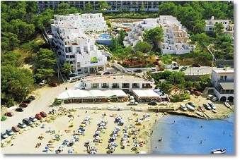 Foto Familien im Urlaub, Familienurlaub im Familienhotel Hotel Paradise Beach in Portinatx auf der schönen Balearen Insel Ibiza Familienreisen